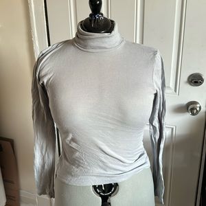 Kotn size M light blue turtleneck long sleeve top